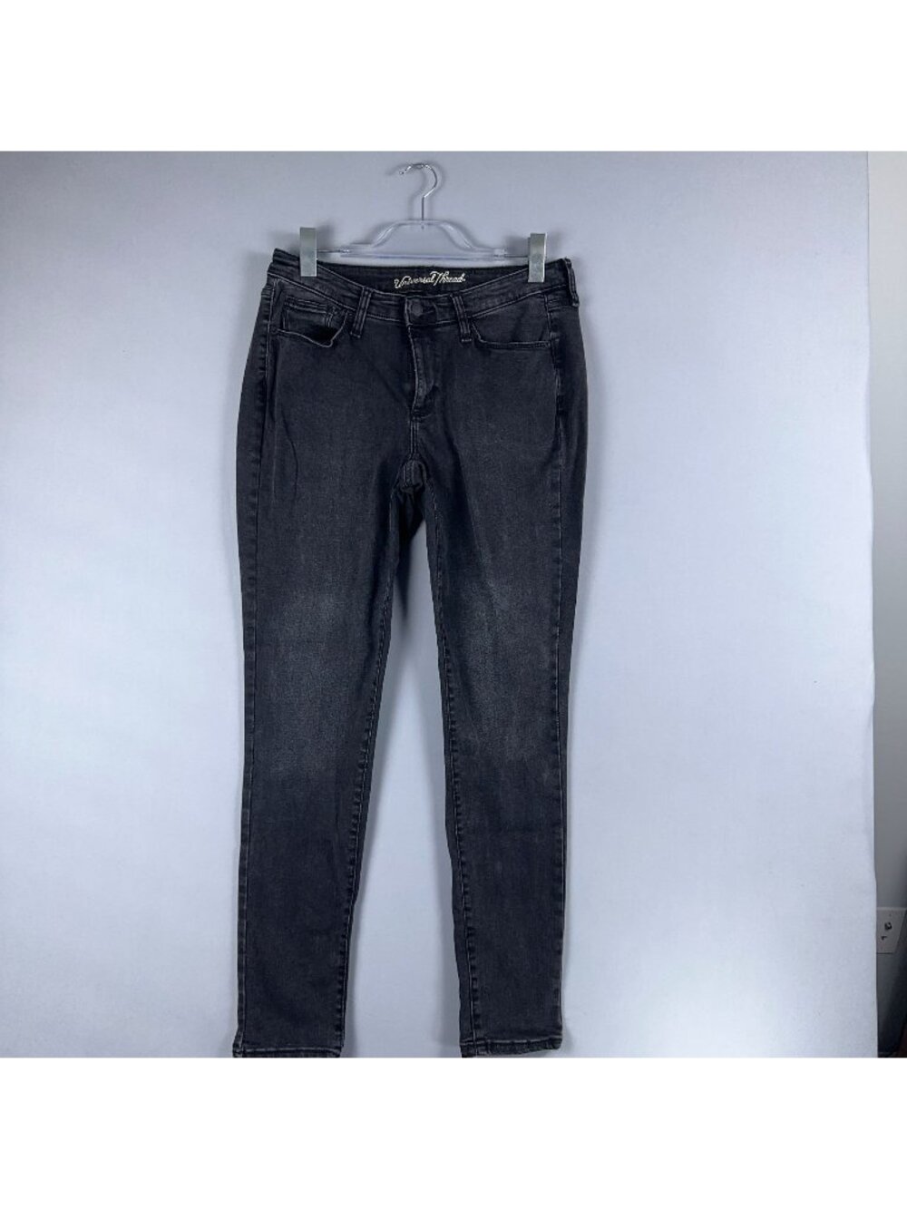 Universal Thread Jeans Size 12/31Regular Curvy Skinny Gray Dark Wash